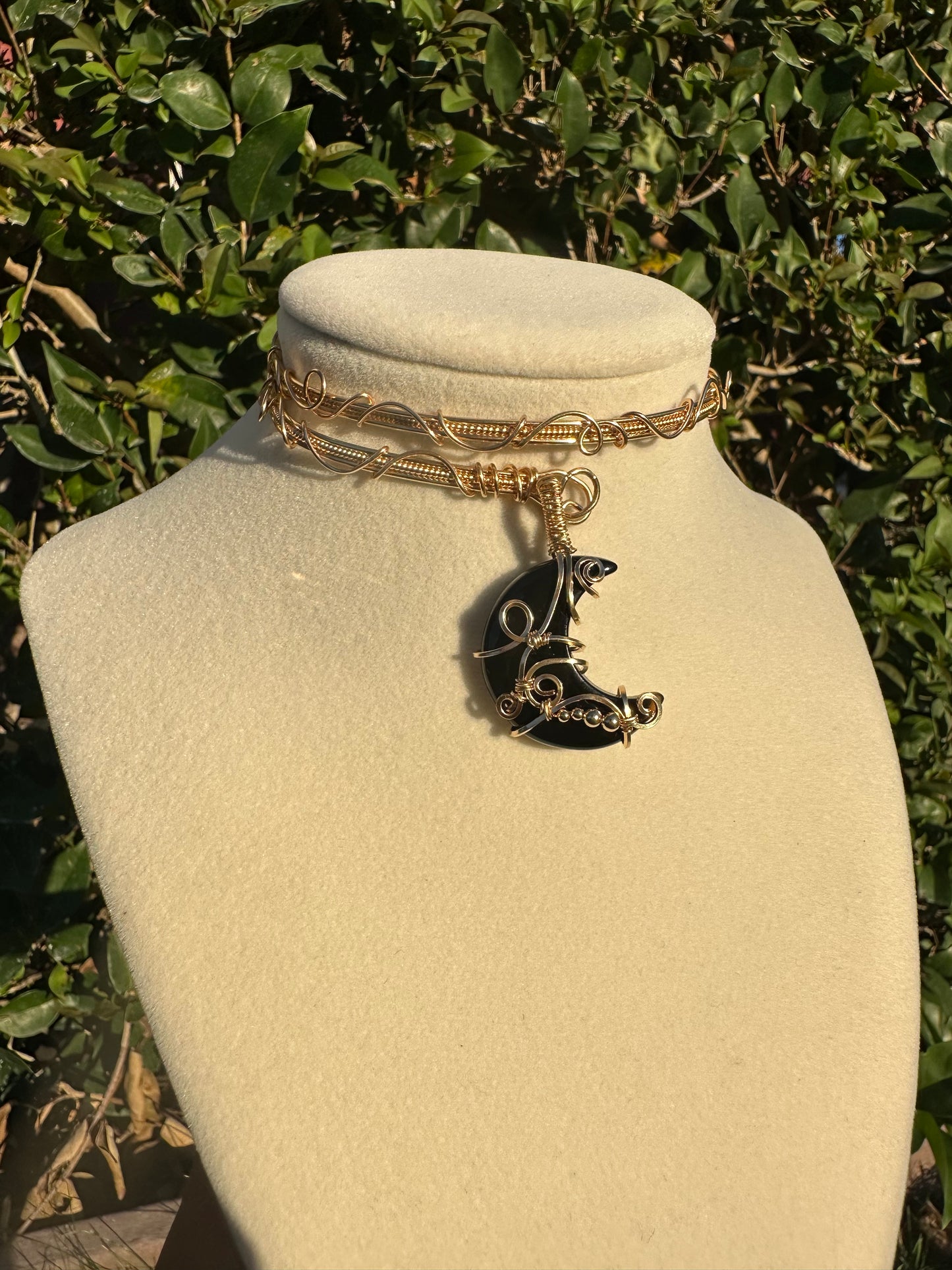 Obsidian moon choker
