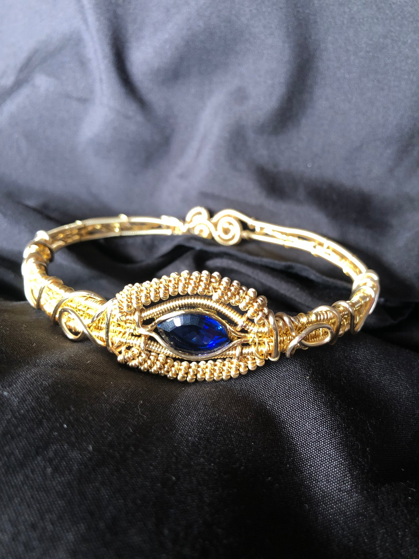 EnAjna Choker