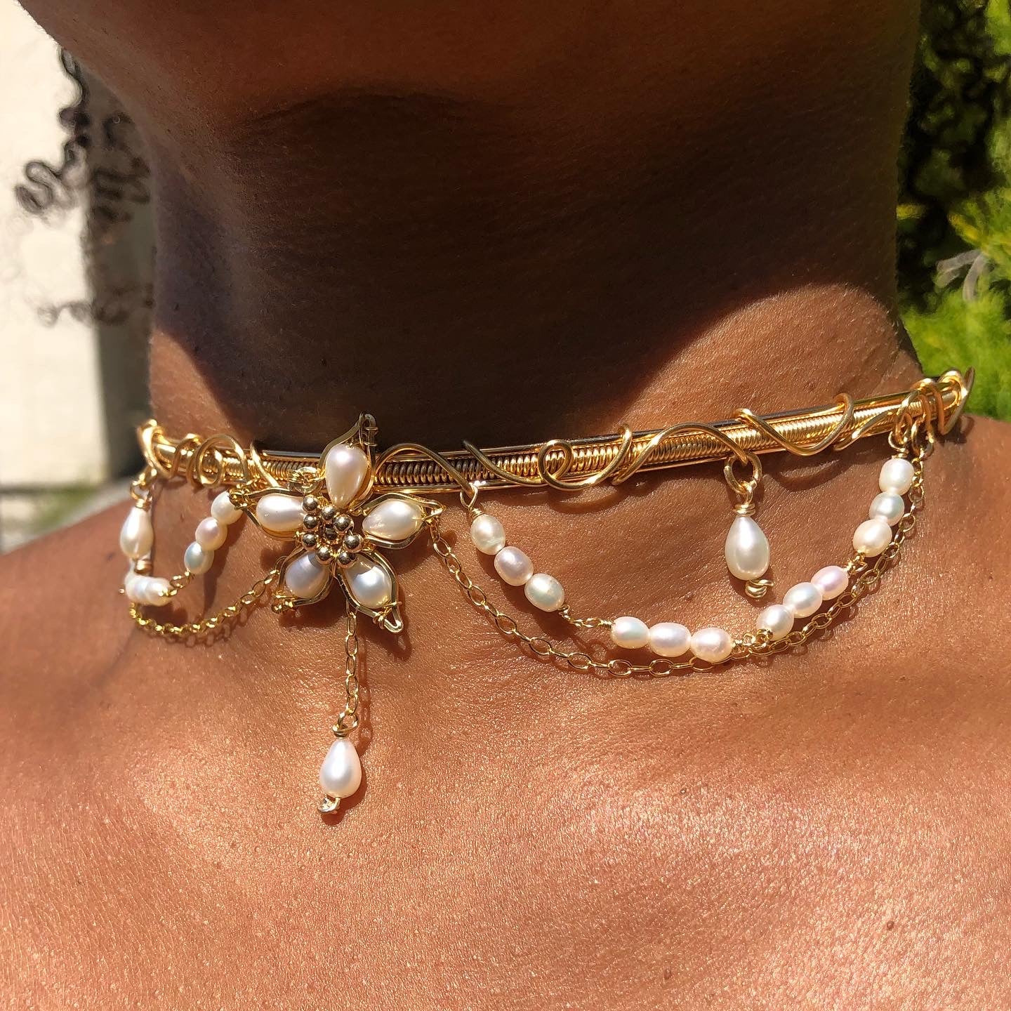 Star lily choker