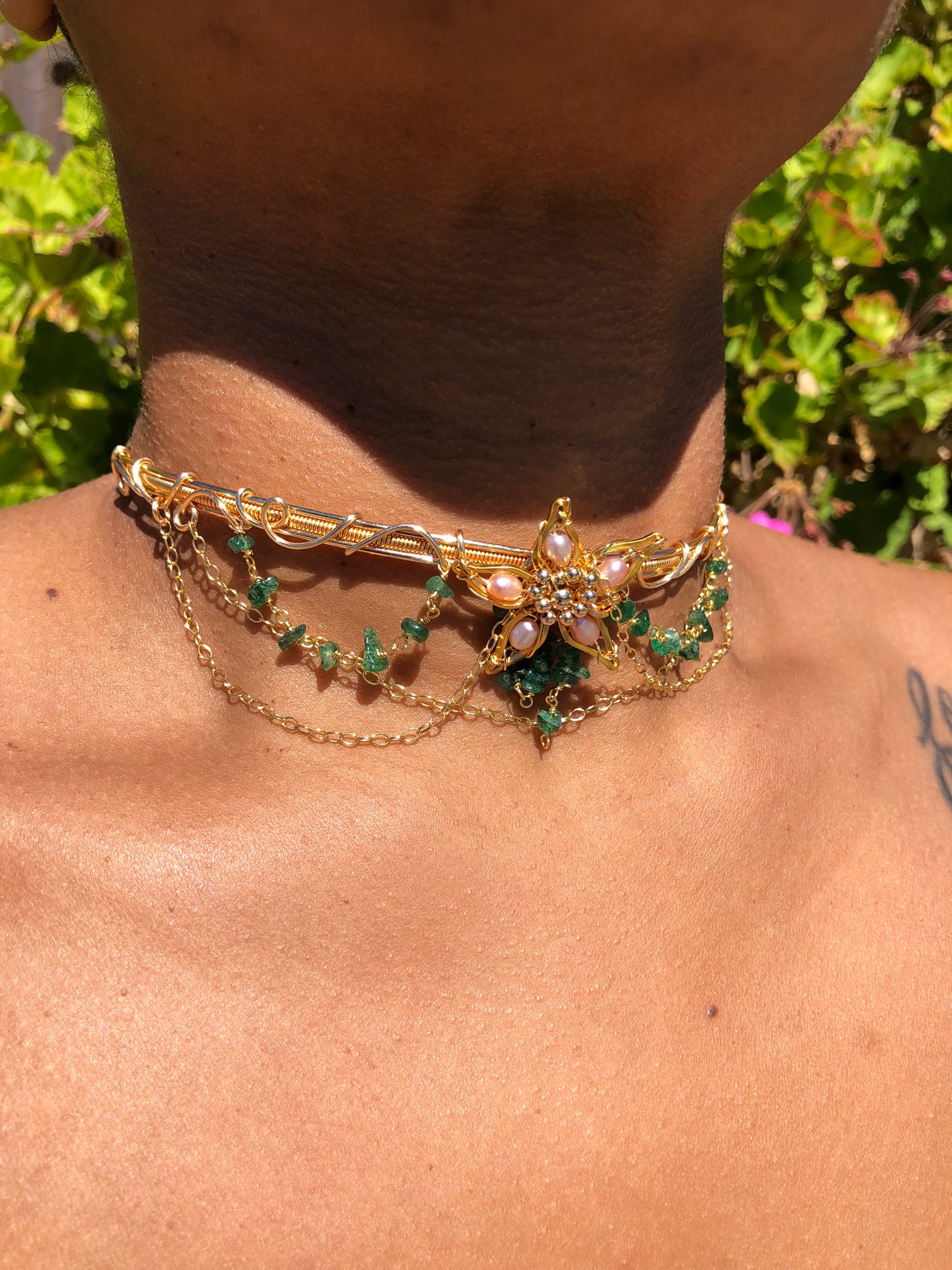 Azalea Choker