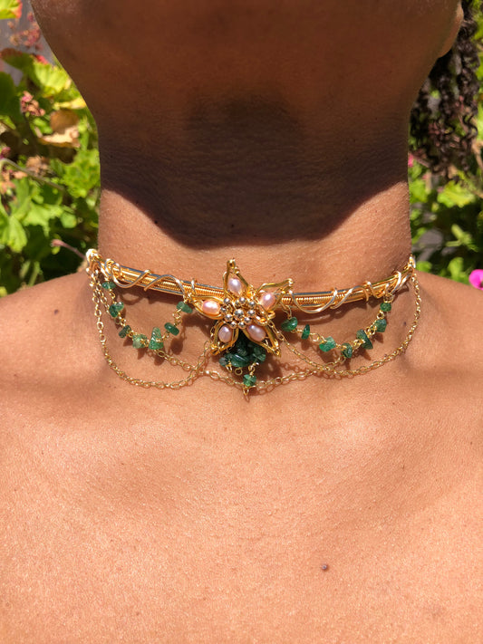 Azalea Choker