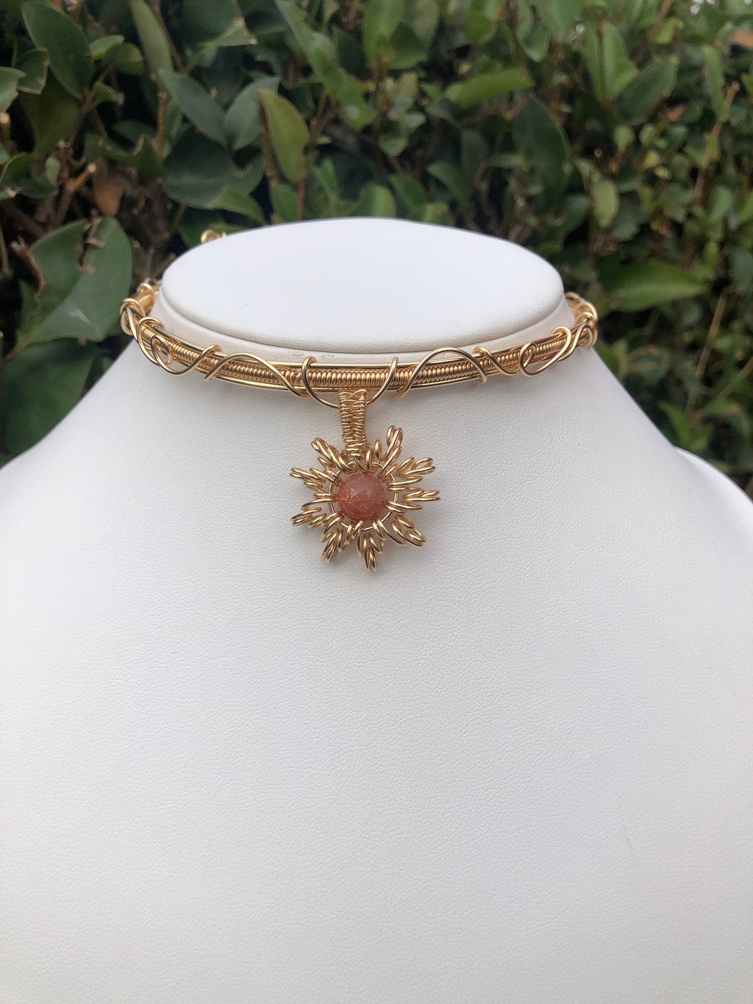 Sun choker 2025