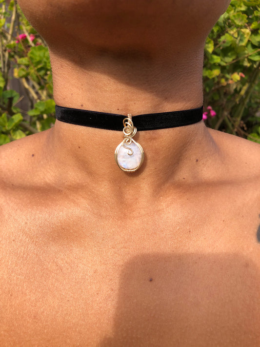 Nu Moon Choker