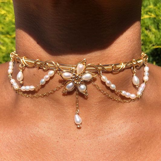 Star lily choker